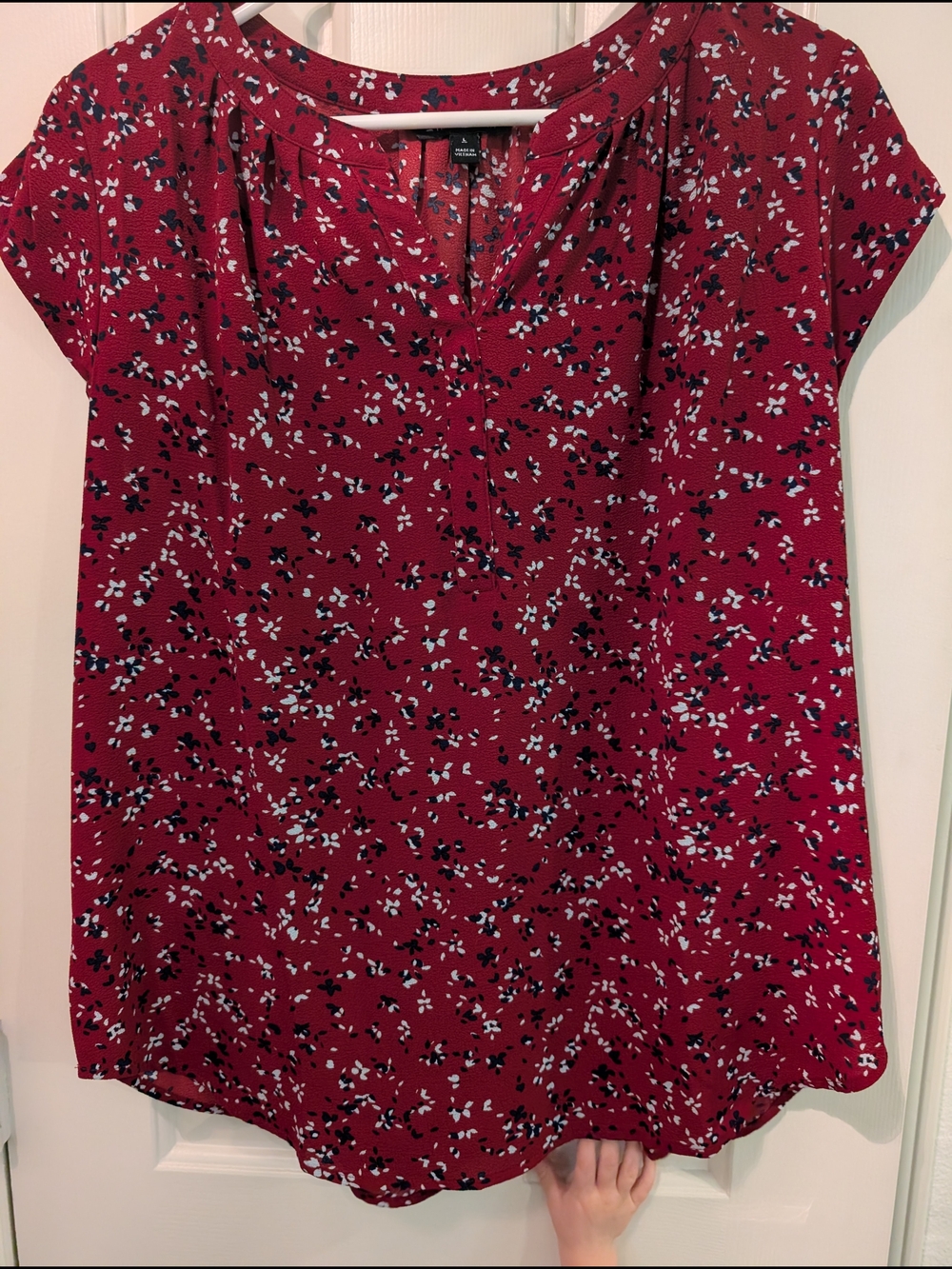 41 Hawthorn Red Floral Notch-Neck Cap Sleeve Blouse
